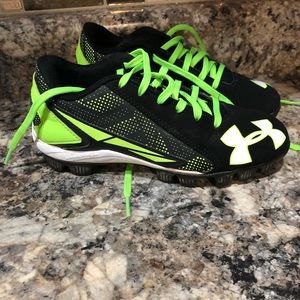 Underarmour  size 1.5 kids cleats
